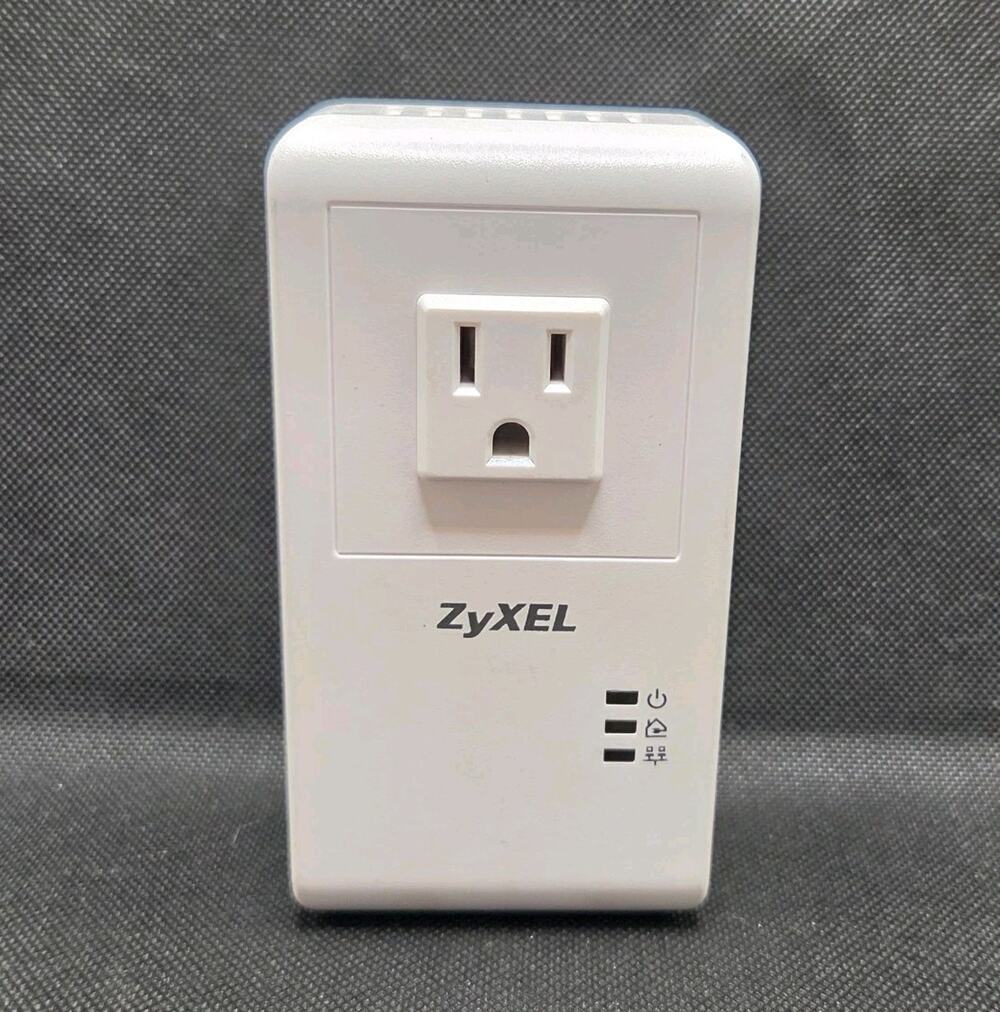 ZyXEL PLA4215 Gigabit Ethernet Powerline 500Mbps Wall-Plug Pass-Through Adapter